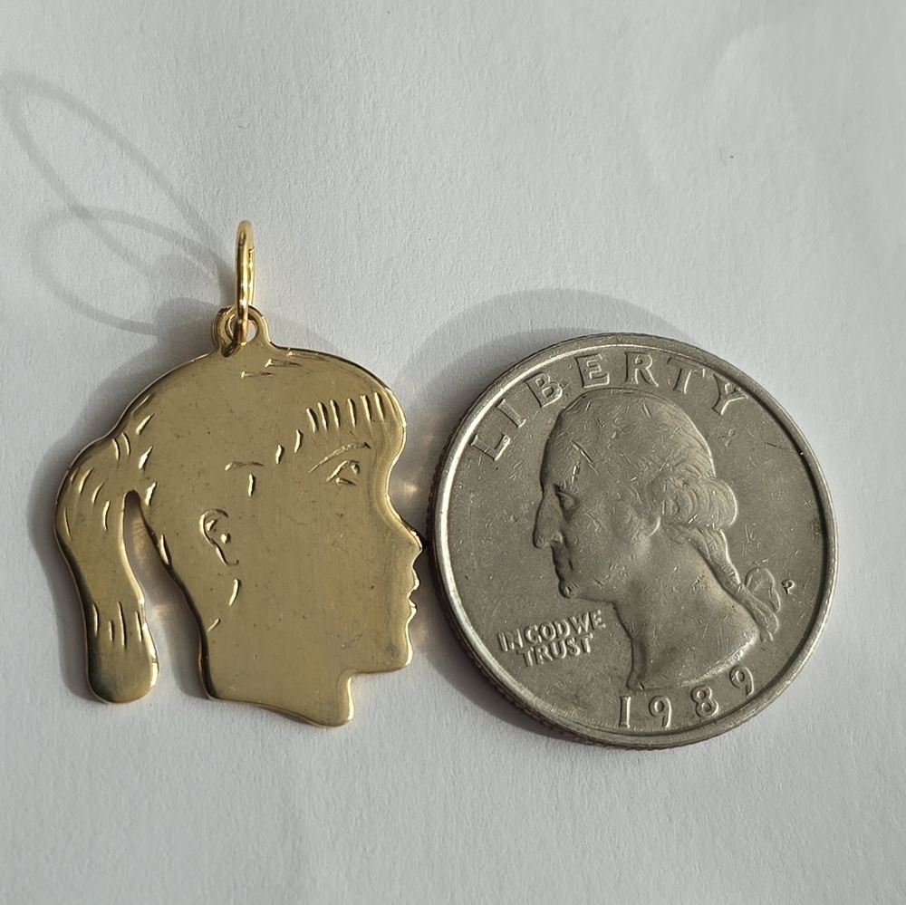 Vintage girl charm pendant gold tone metal head face mom mother daughter - Picture 2 of 5